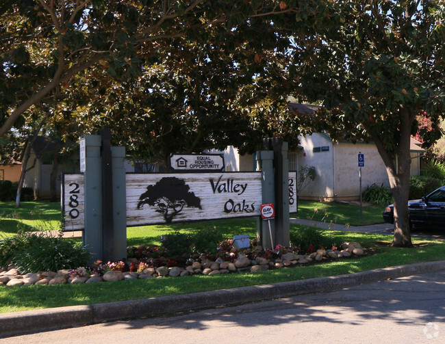 Valley Oaks - Valley Oaks Apartments