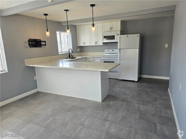 Building Photo - 1037 June Ave Rental