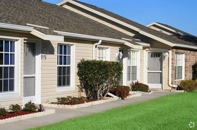 Building Photo - The Villas at Hunters Ridge 55+ Rental