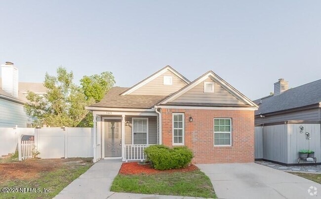 Building Photo - 563 Staffordshire Dr E Rental