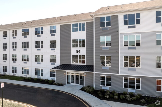 Building Photo - Masons Creek Flats