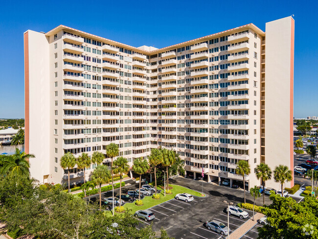 Photo - Coral Ridge Towers Apartments