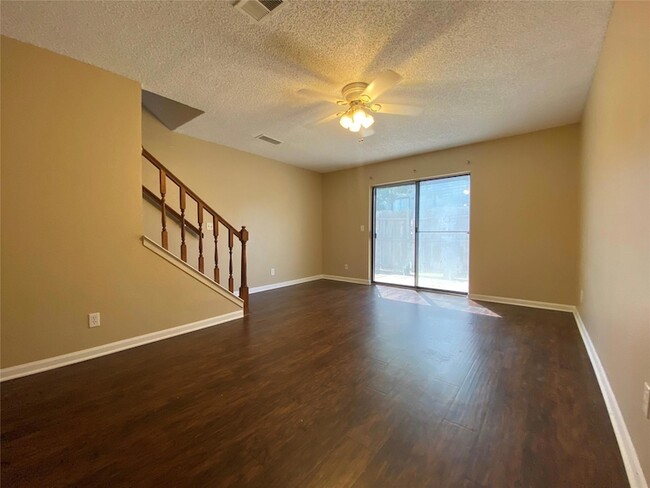 Photo - 746 W Collins St Townhome