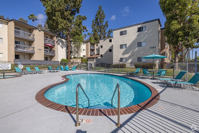 Building Photo - Hadley Apartments - A 55+ Lifestyle Community