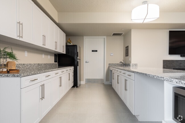 Gathering Rooms - Retreat at South Haven Farms Apartments