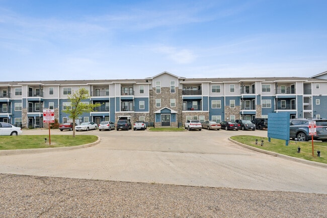 Building Photo - Creek Crossing Seniors Rental