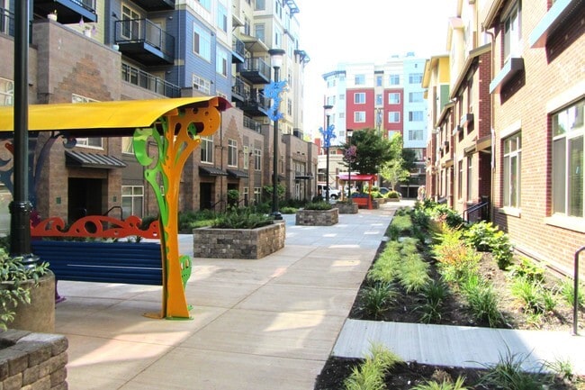 Primary Photo - Columbia Gardens at Rainier Court Rental