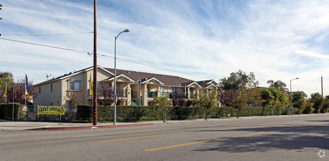 Sylmar Villas Apartments - Sylmar Villas Apartments