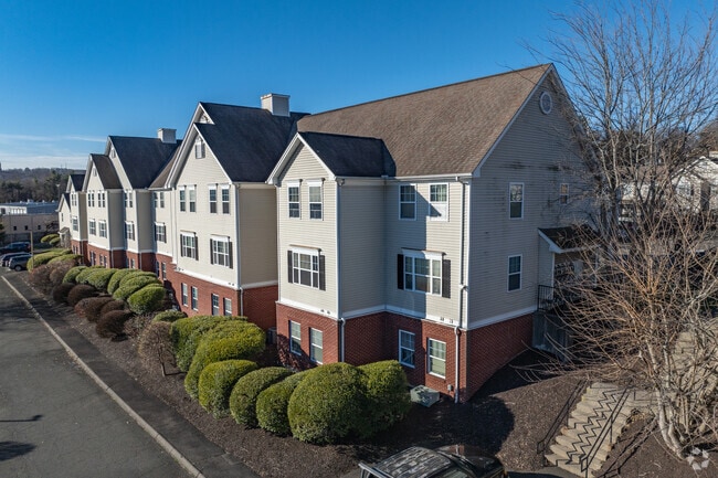 2364 State St, Hamden, CT 06517 - River Ridge Apartment Homes