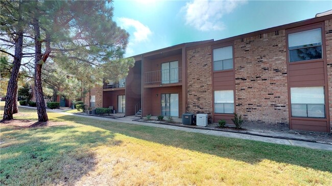 Photo - 904 University Oaks Blvd Unit 36 Condo