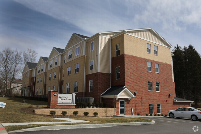 Building Photo - Regency Commons Rental