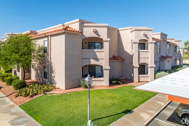 Building Photo - Greenway Palms Condominiums