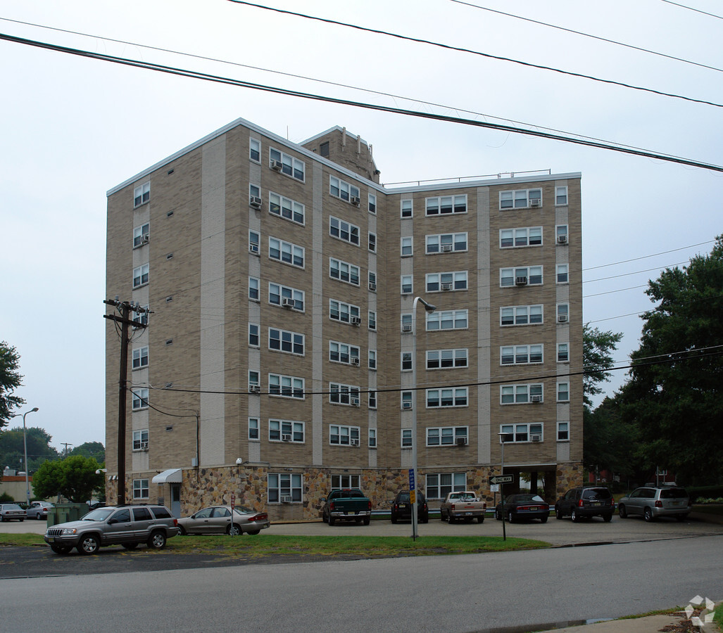 Wooster Towers - Wooster Towers Apartments