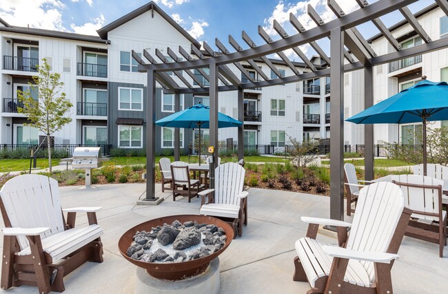 Avenida At Centerra 55+ Active Adult Apart Apartments - Loveland 