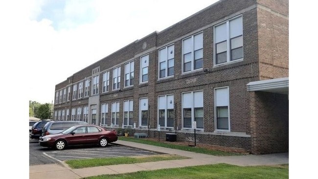 Building Photo - Pioneer Apartments