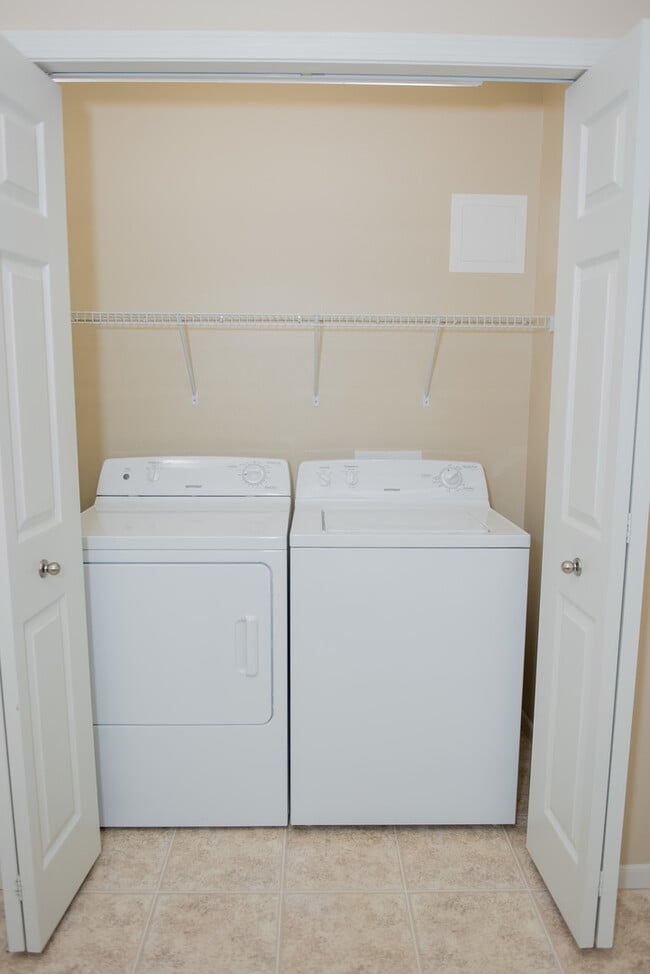 Crossings at Water's Edge Apartments Moorhead, Minnesota 1 unit available After55