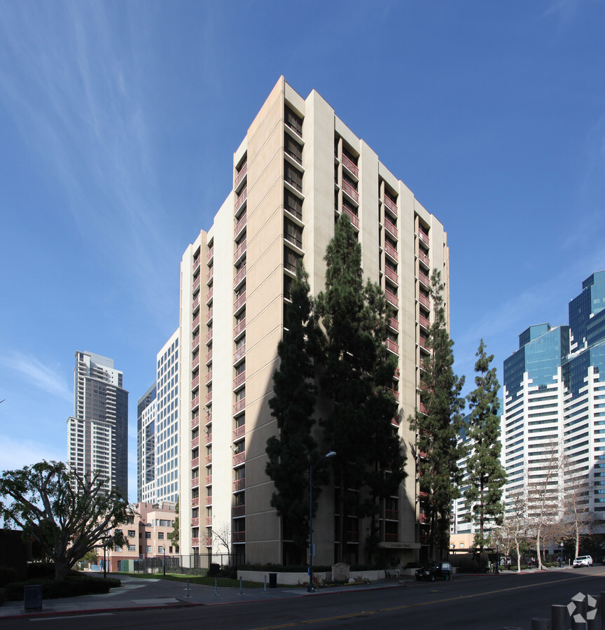 Photo - Columbia Tower Apartments