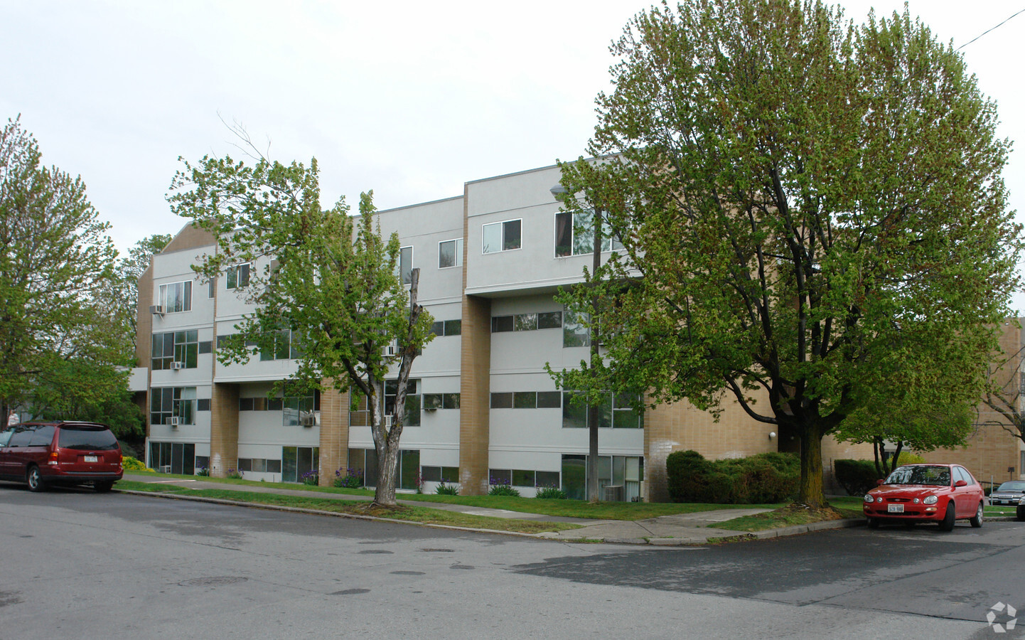 St. Andrew’s Court - St. Andrew’s Court Apartments