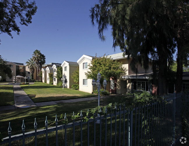 Photo - Ladi Senior Apartments