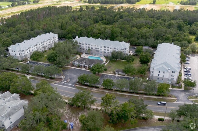 Building Photo - Silver Pointe at Leesburg Rental