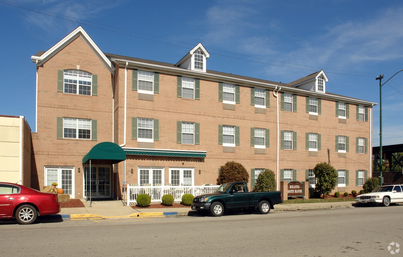 Photo - Roxanna Booth Manor Apartments