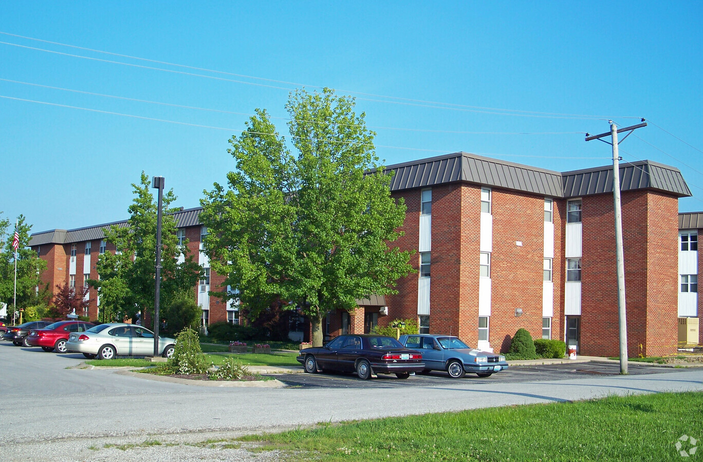 View from the northwest - Bowling Green Senior Center Apartments