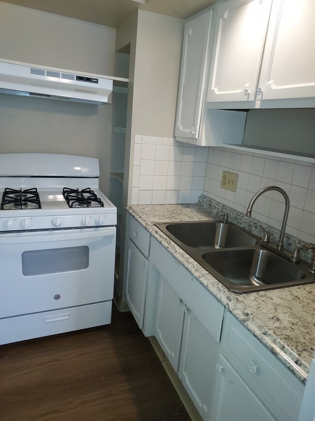 Building Photo - North Sylvan Apartments