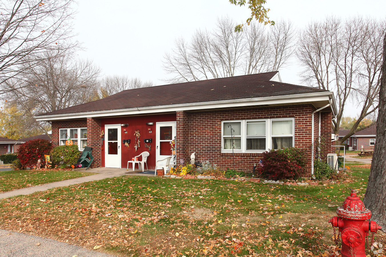 Ella Grasso Manor - Ella Grasso Manor Apartments