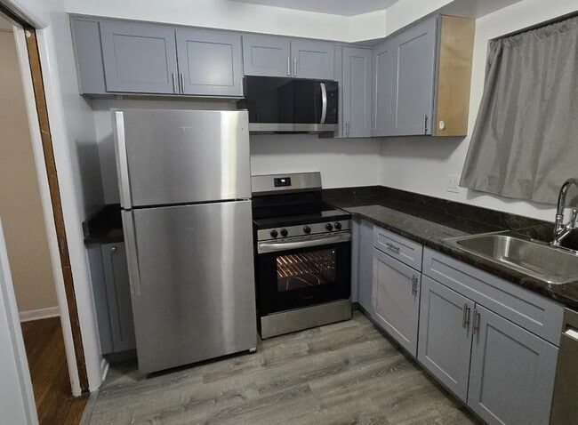 Building Photo - 24106-24276 Ann Arbor Trl