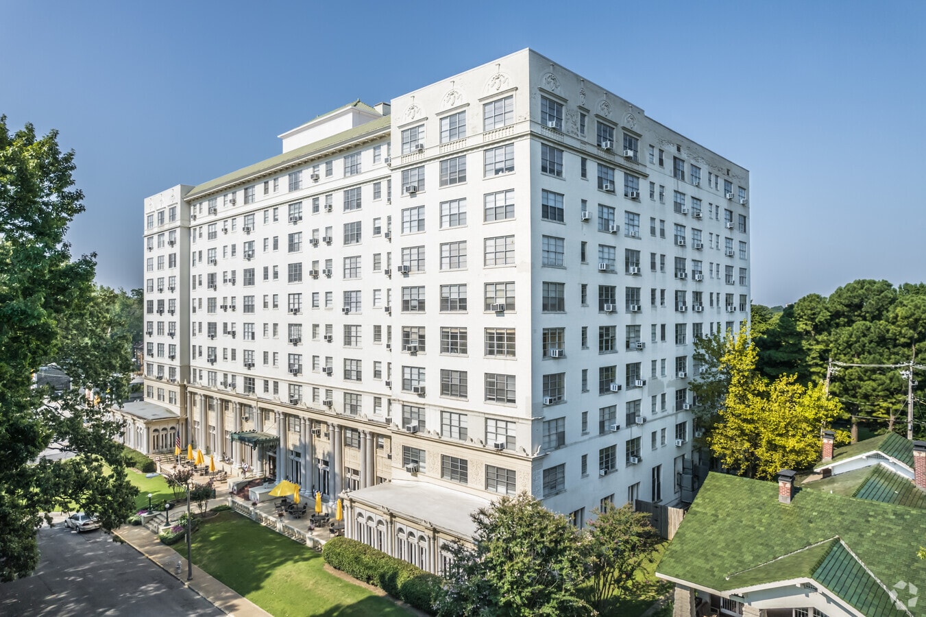 Parkview Apartments - Parkview Apartments