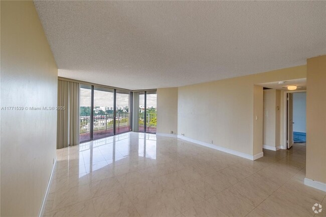 Building Photo - 2000 Towerside Terrace Rental