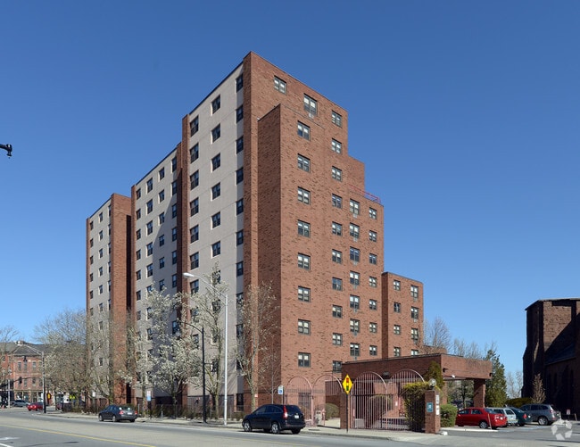 Primary Photo - 700 Westminster St