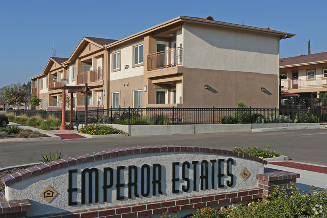 Emperor Estates - Emperor Estates Apartments