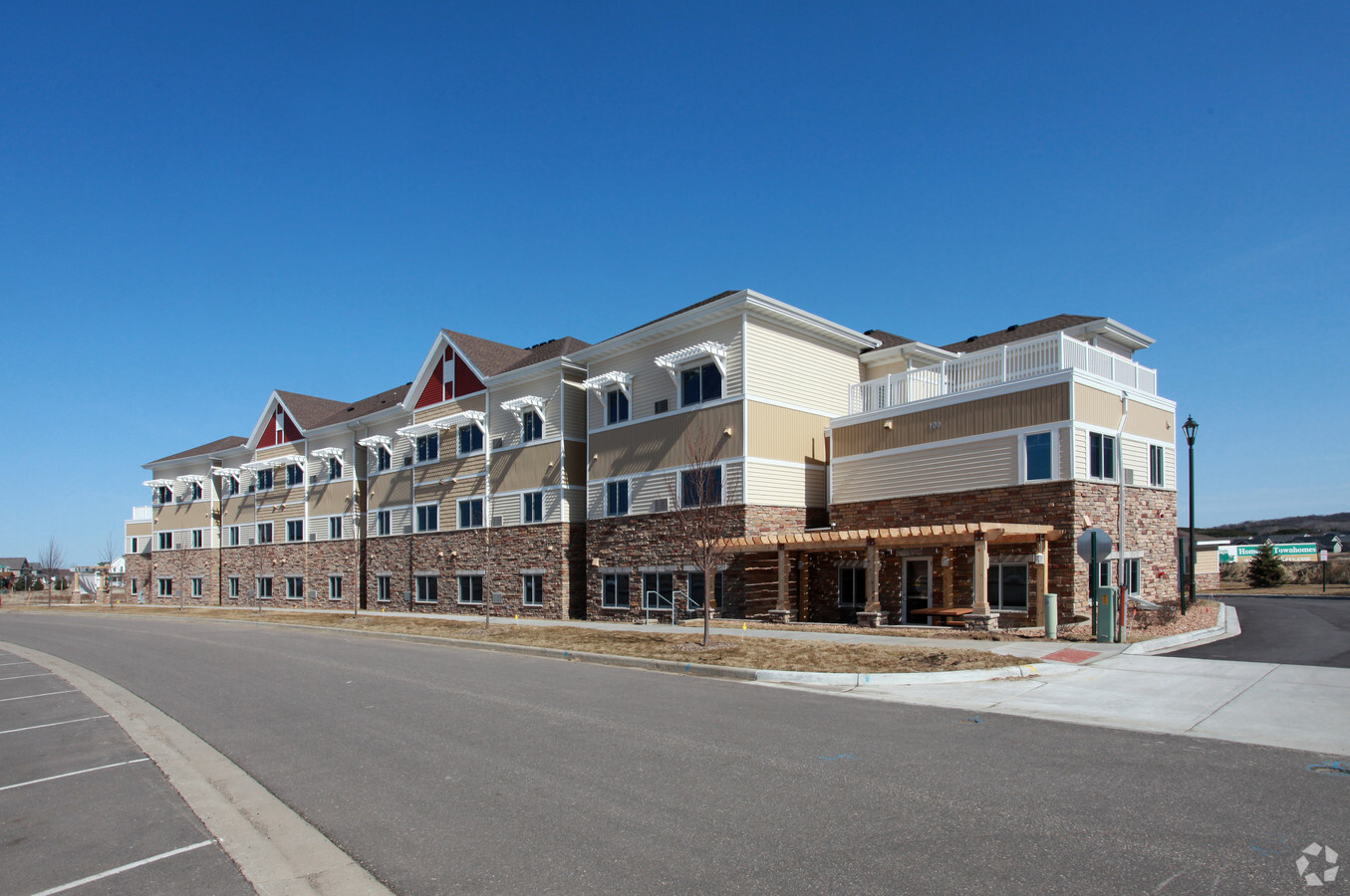 Photo - Heirloom Court Apartments