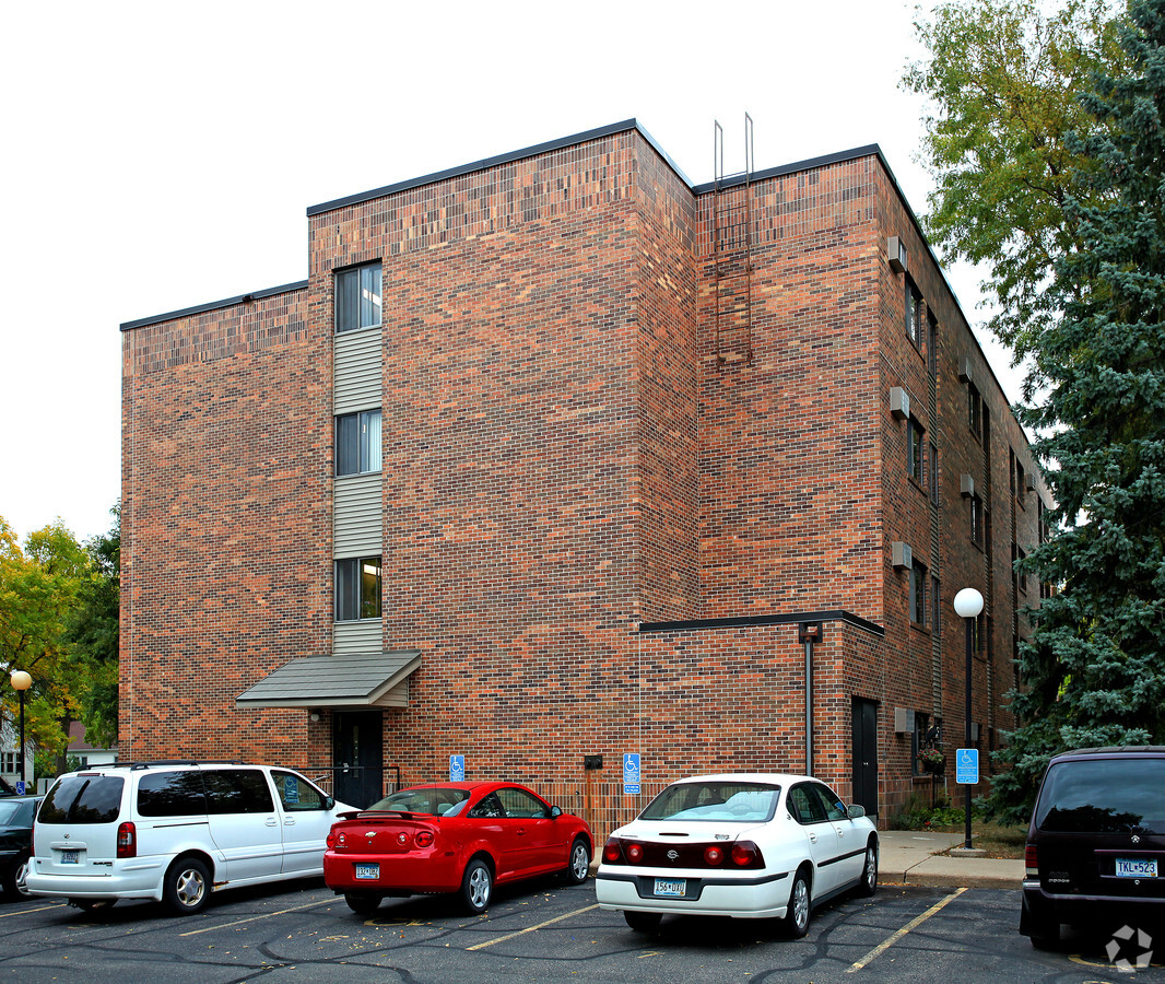 Photo - Schule Haus Apartments