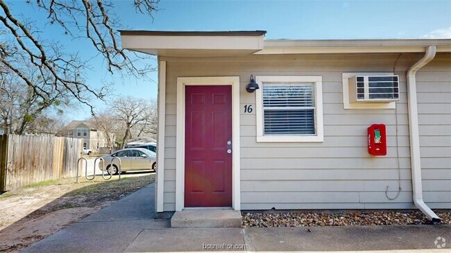 Building Photo - 500 Foch St Rental