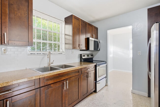 Building Photo - 901 NW 55th St