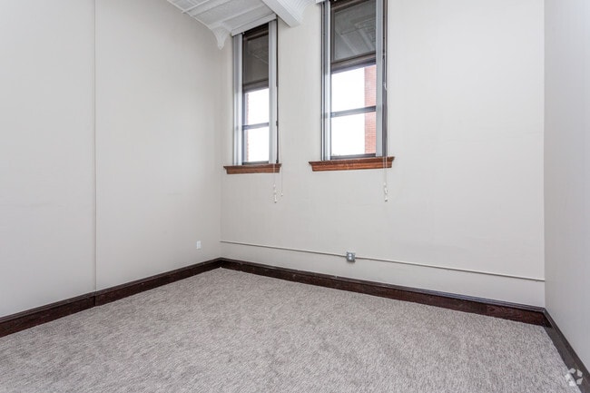 2BR, 1BA - 1,001 SF - Bedroom - Garfield School Apartments