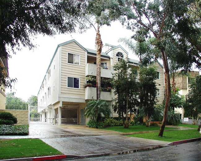 Building Photo - Villa Alondra Rental