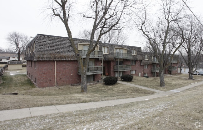 Building Photo - Greenbriar Apartments