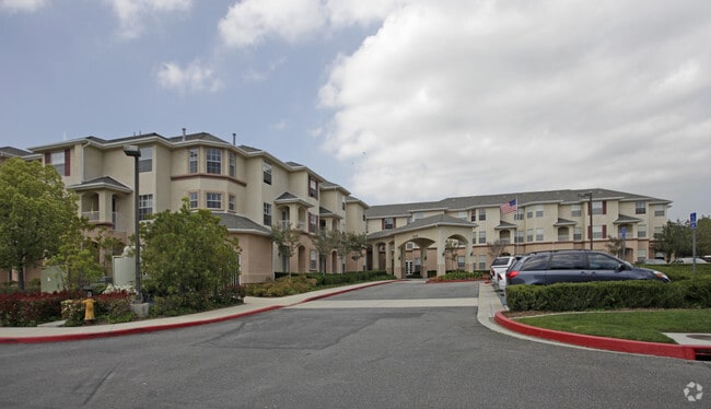 Building Photo - Vintage At Bouquet Canyon