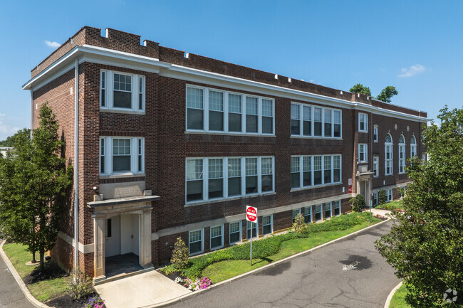 Primary Photo - Springside School Apartments