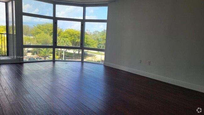 Building Photo - 20100 W Country Club Dr Rental