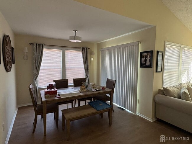 Building Photo - 7A Daniel Webster Ave