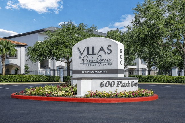 Building Photo - Villas of Park Grove