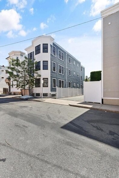 Photo - 701 E 2nd St Unit A Condo