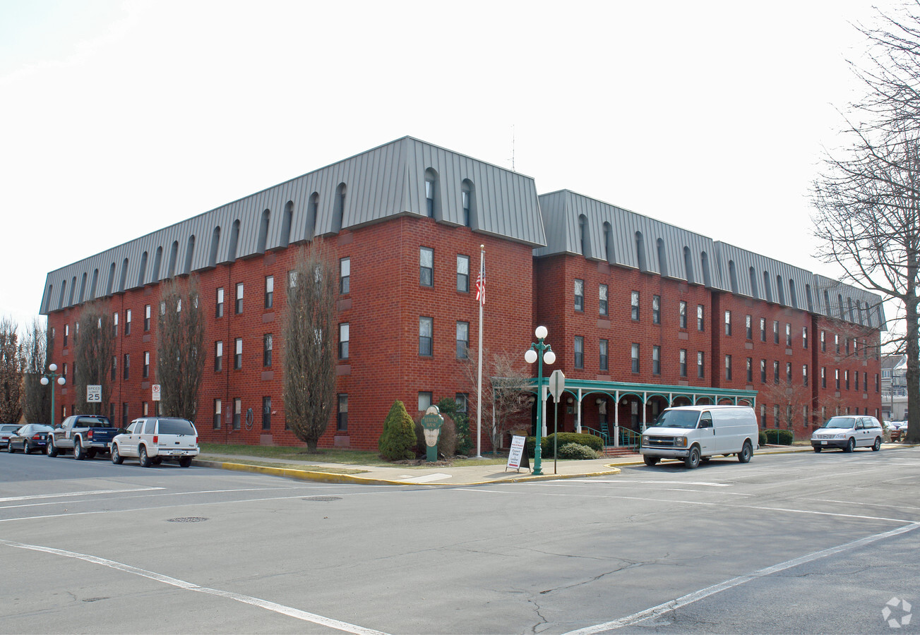 Heritage House - Heritage House Apartments