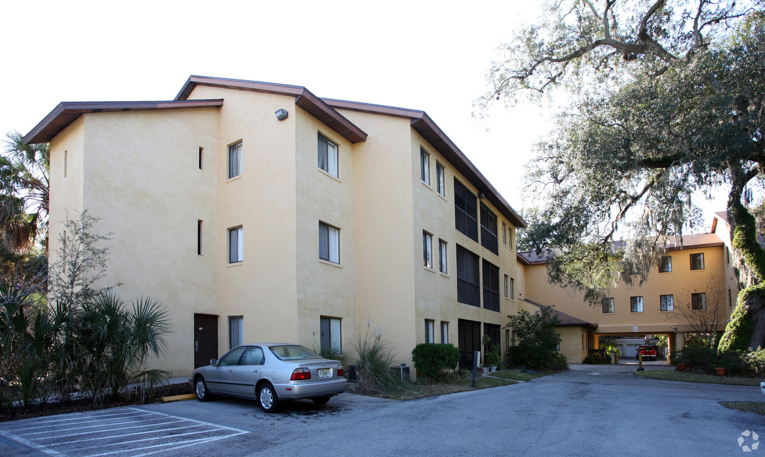 Photo - The Oaks Apartments