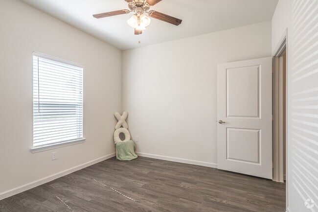 1BR, 1BA - 650SF - Livingston Pioneer Crossing Apartments