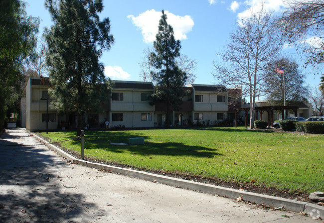 Building Photo - Whispering Oaks Rental